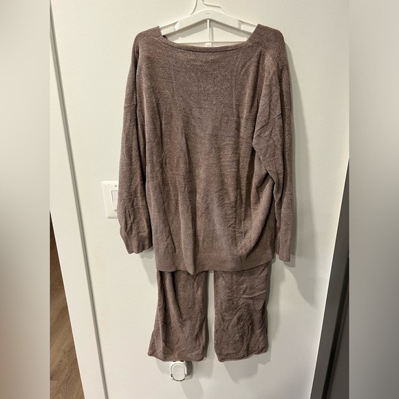 Barefoot dreams lounge set - Picture 3 of 3